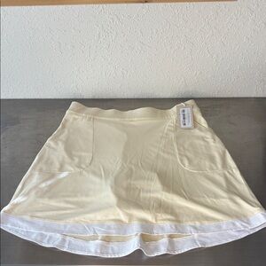 NWT Peter Millar Pale Yellow Striped Golf Skort✨